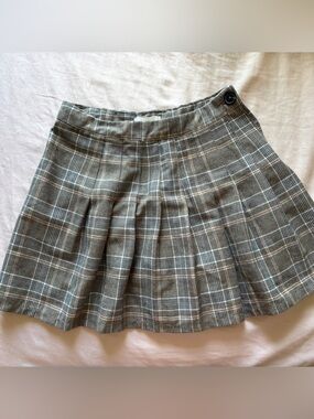 Aeropostale Gray Plaid Pleated Mini Skirt with Button